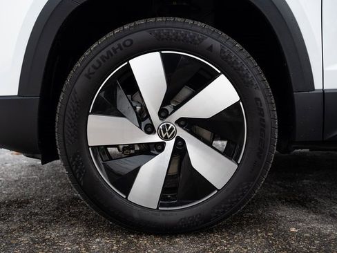 New 2025 Volkswagen Taos S image 7