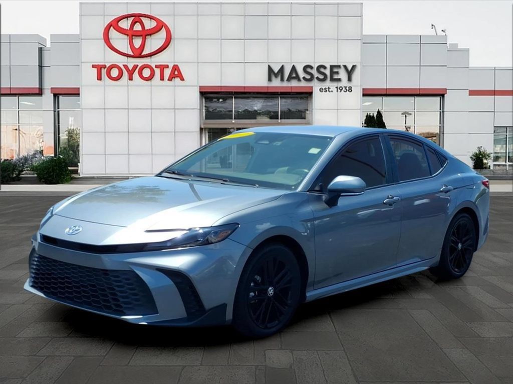 Used 2025 Toyota Camry SE FWD image 7