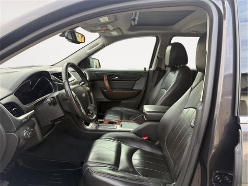 Used 2014 Chevrolet Traverse LTZ image 9