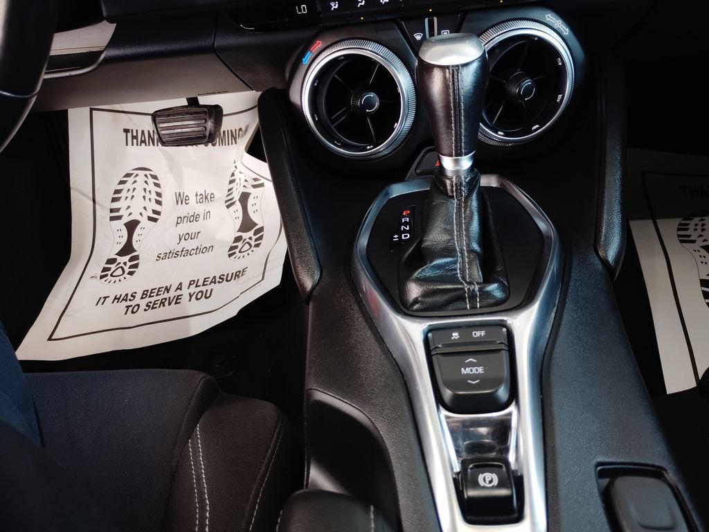 Used 2020 Chevrolet Camaro LT RWD image 33