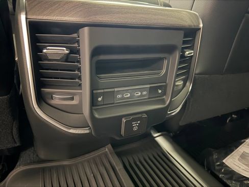 New 2026 RAM 3500 Laramie AWD/4WD image 39