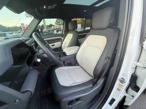 Used 2023 Land Rover Defender 110 X-Dynamic SE AWD/4WD image 16