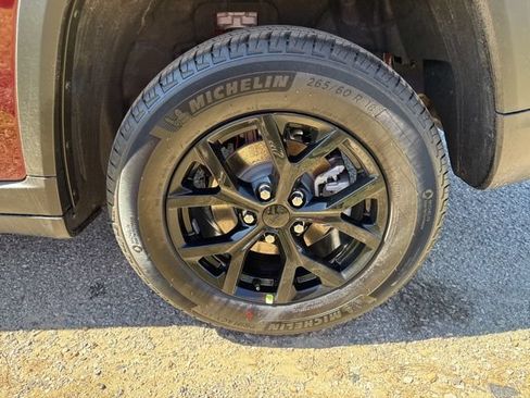 New 2026 Jeep Grand Cherokee Altitude AWD/4WD image 10