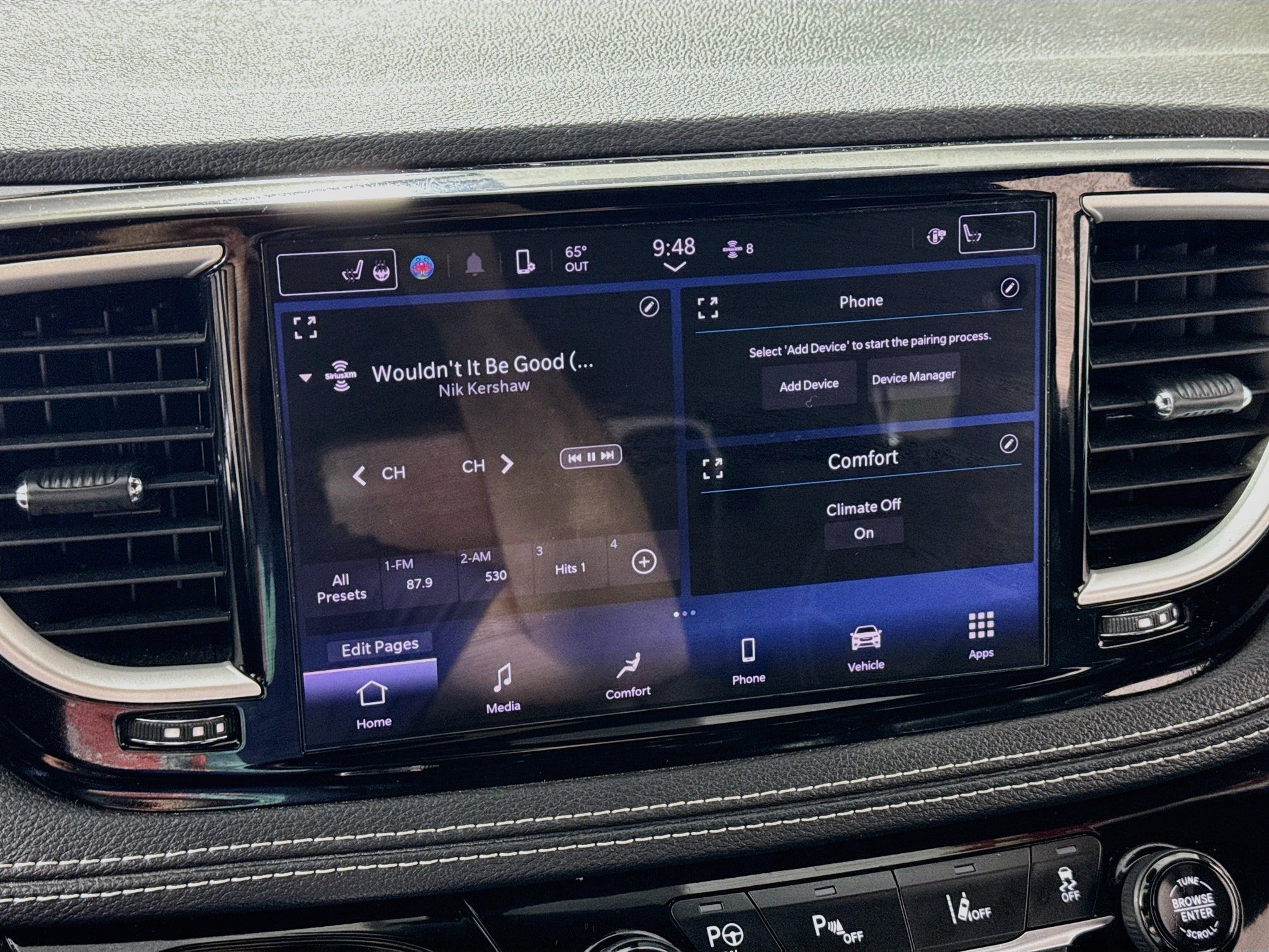 Used 2023 Chrysler Pacifica Touring-L w/ S Appearance Package FWD image 16