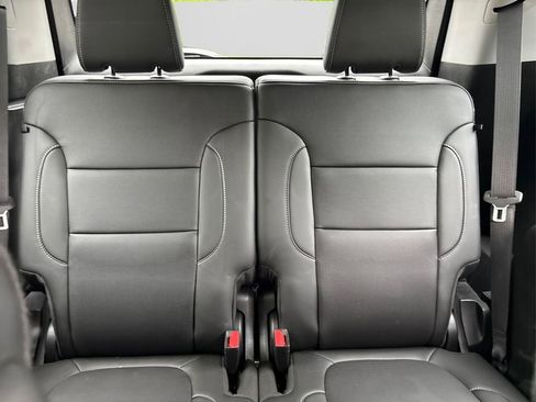 Used 2023 GMC Acadia SLT image 38