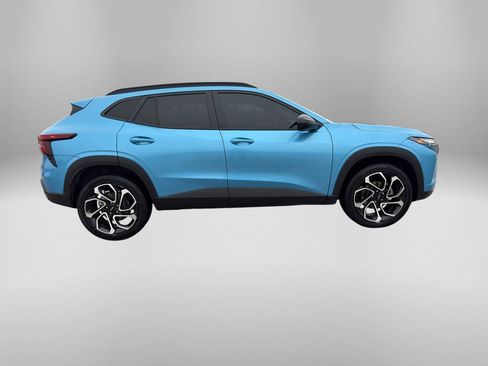 Used 2025 Chevrolet Trax RS w/ Sunroof Package image 5