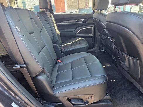 Used 2025 Kia Telluride EX w/ EX Captain's Chair Package AWD/4WD image 30
