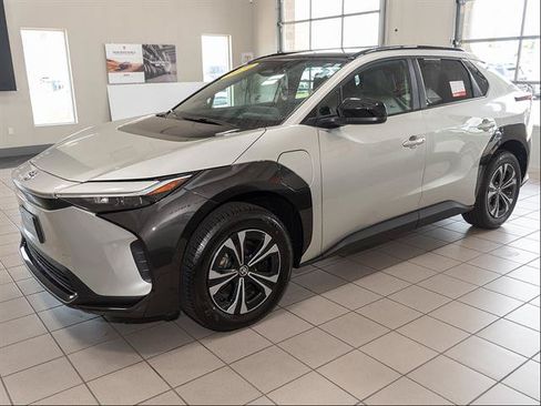 Used 2024 Toyota bZ4X AWD w/ Weather Package image 5