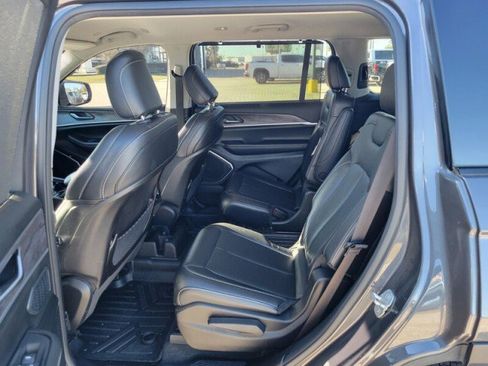 Used 2023 Jeep Grand Cherokee L Limited w/ Luxury Tech Group II image 25