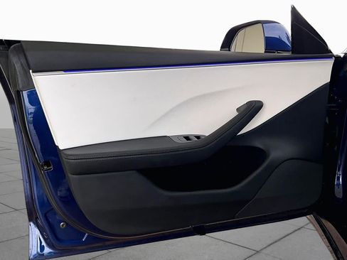 Used 2025 Tesla Model 3 Long Range RWD image 18