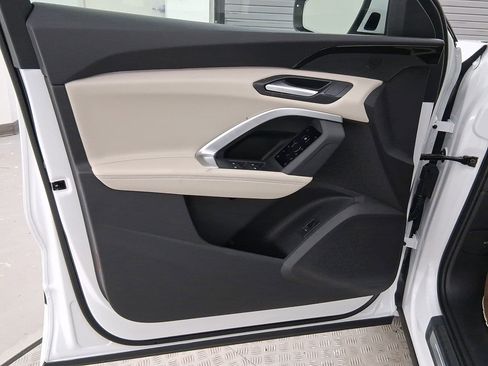 Used 2025 Audi Q5 Premium w/ Convenience Package image 19