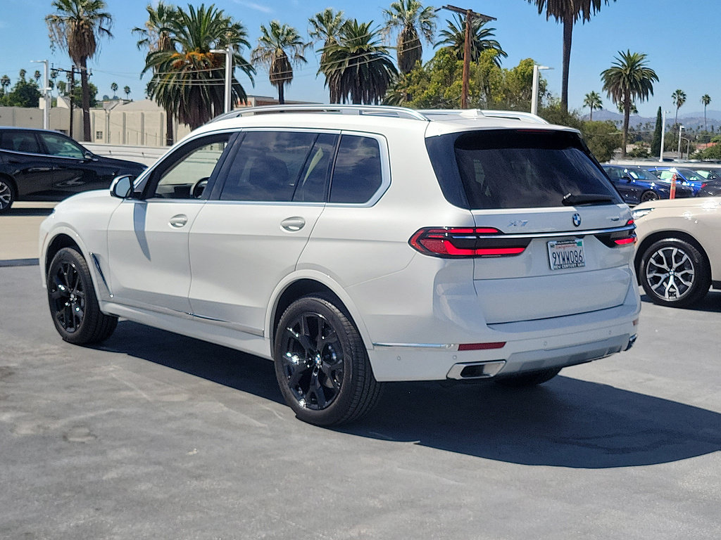 Used 2026 BMW X7 xDrive40i AWD/4WD image 2
