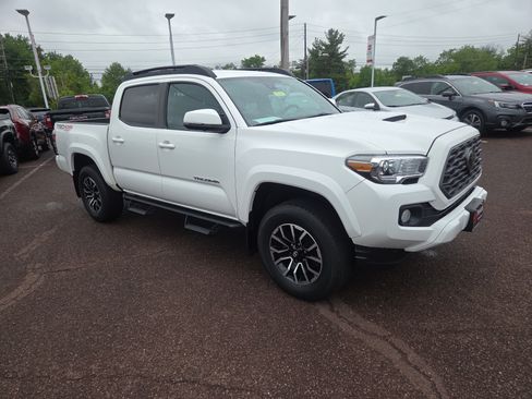 Certified 2023 Toyota Tacoma TRD Sport w/ Advanced Technology Package AWD/4WD image 1