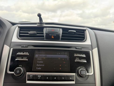 Used 2017 Nissan Altima 2.5 SL w/ Moonroof Package FWD image 12