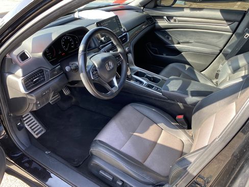 Used 2018 Honda Accord Sport image 10
