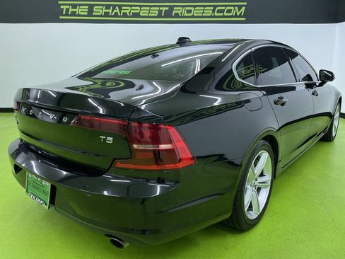 Used 2018 Volvo S90 T5 Momentum w/ Convenience Package FWD image 10