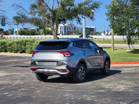 New 2025 Kia Sportage LX image 4