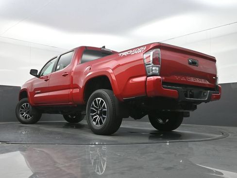 Used 2022 Toyota Tacoma TRD Sport w/ Technology Package AWD/4WD image 28
