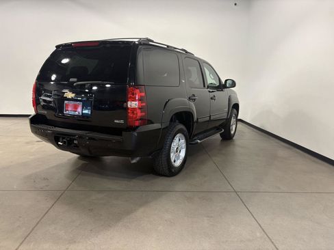 Used 2010 Chevrolet Tahoe LT w/ Luxury Package AWD/4WD image 3