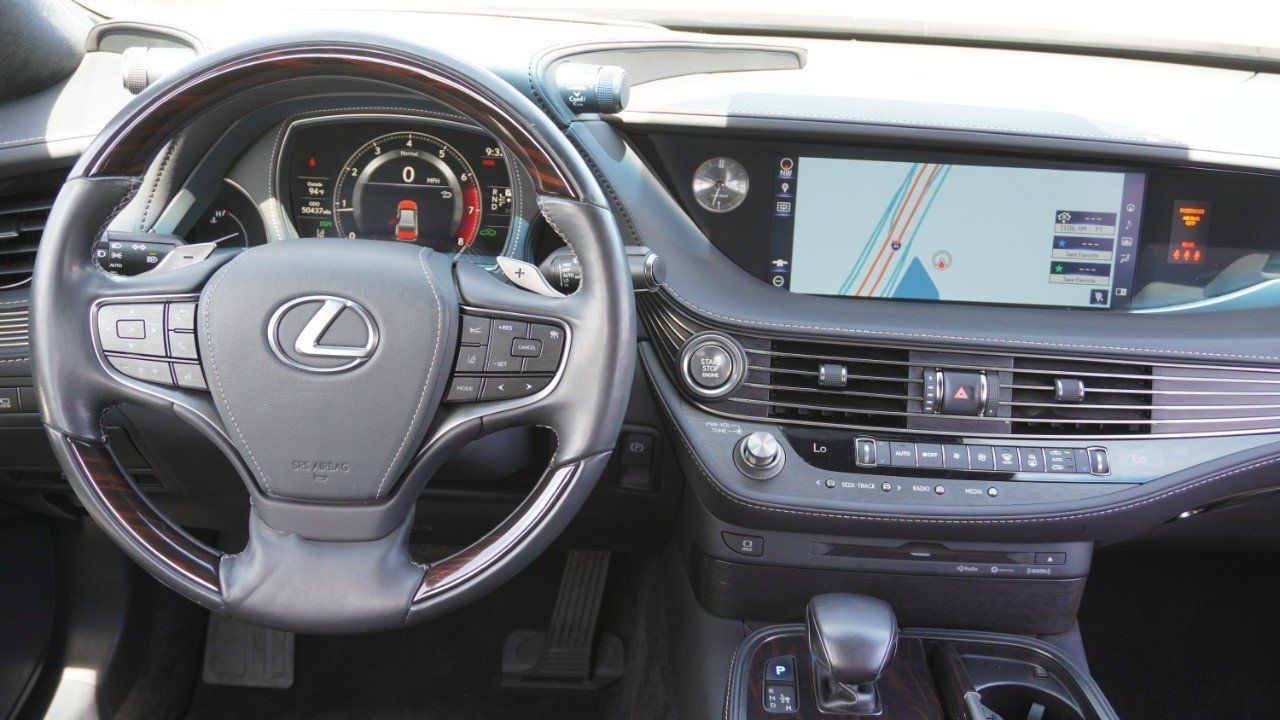 Used 2018 Lexus LS 500 w/ Interior Upgrade Package RWD image 30