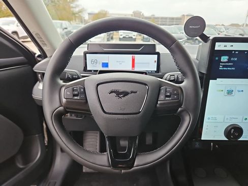 Used 2023 Ford Mustang Mach-E Select image 22