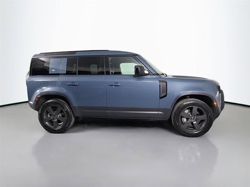 Used 2021 Land Rover Defender 110 SE AWD/4WD image 4