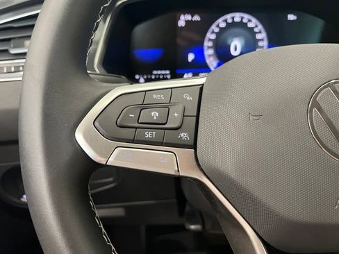 Used 2023 Volkswagen Tiguan SE AWD/4WD image 26