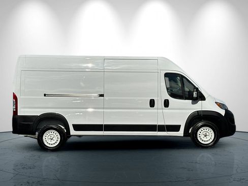 Used 2025 RAM ProMaster 2500 w/ Storage Group image 3