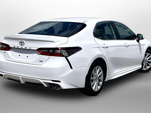 Used 2024 Toyota Camry SE FWD image 11