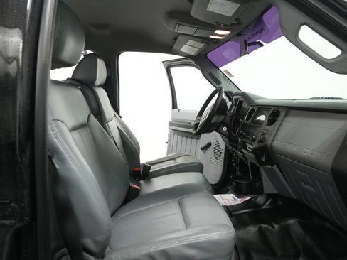 Used 2016 Ford F250 XL w/ XL Appearance Package AWD/4WD image 25