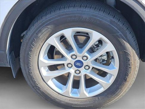 Used 2020 Ford Escape SE image 13