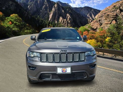 Used 2018 Jeep Grand Cherokee Altitude AWD/4WD image 6
