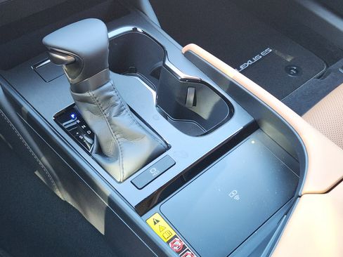 New 2025 Lexus ES 350 w/ Premium Package image 15