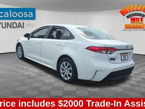 Used 2023 Toyota Corolla LE FWD image 5