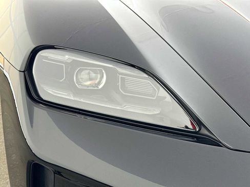 New 2026 Porsche Taycan GTS image 36