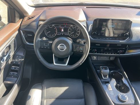 Used 2021 Nissan Rogue SL w/ Premium Package image 22