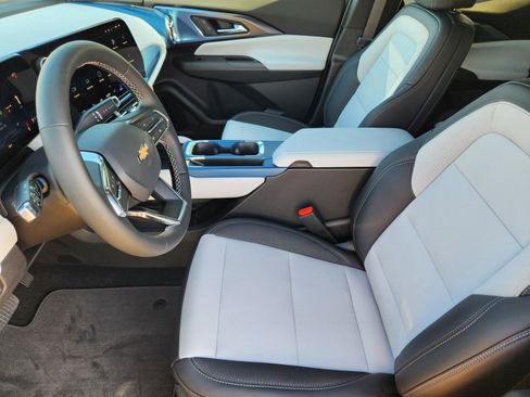 New 2026 Chevrolet Equinox EV LT AWD/4WD image 9