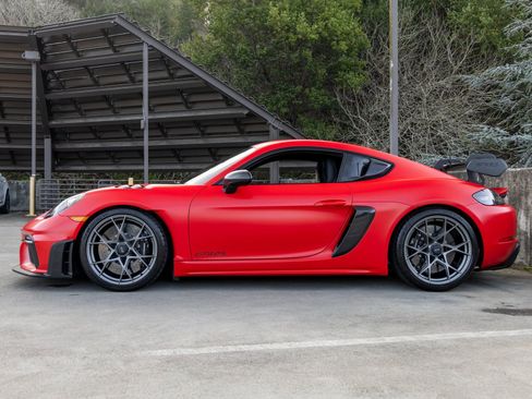 Certified 2023 Porsche 718 Cayman GT4 RS RWD image 2