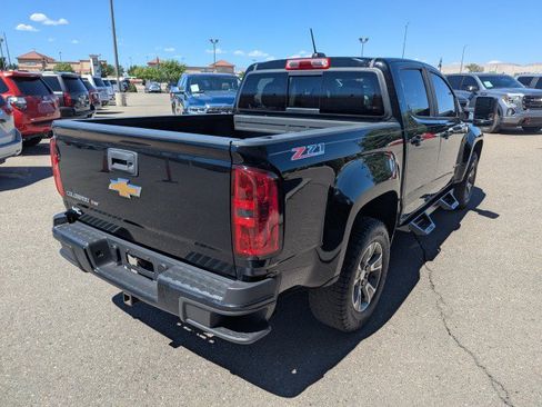 Used 2017 Chevrolet Colorado Z71 AWD/4WD image 5