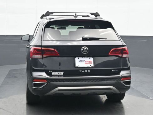 Used 2022 Volkswagen Taos SE image 5