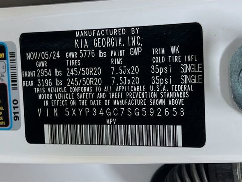 Certified 2025 Kia Telluride EX w/ EX Captain's Chair Package FWD image 35