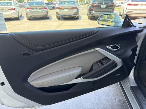 Used 2016 Chevrolet Camaro SS RWD image 9