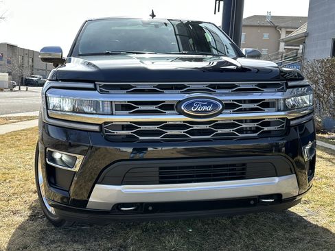 Used 2024 Ford Expedition Max Platinum image 4
