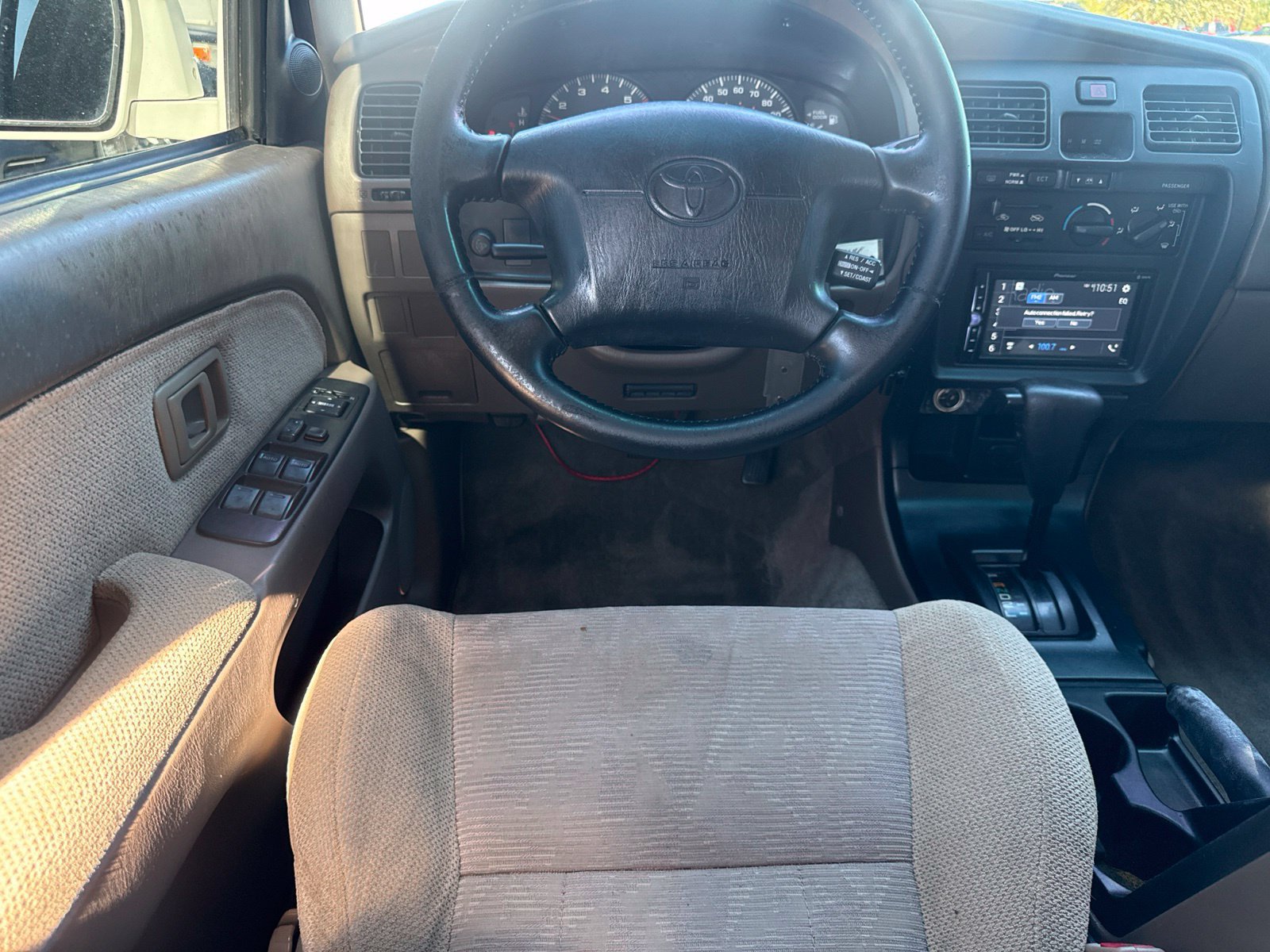 Used 2000 Toyota 4Runner SR5 RWD image 16