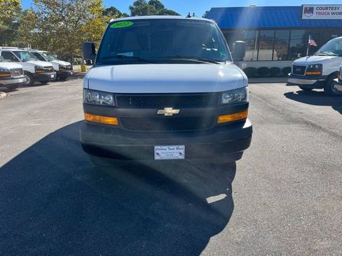 Used 2022 Chevrolet Express 2500 w/ Driver Convenience Package image 12