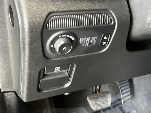 Used 2024 Jeep Wagoneer L Series III w/ Flexible Seating Group AWD/4WD image 30