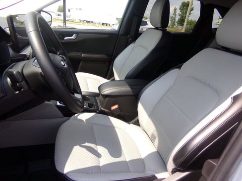 Used 2023 Ford Escape SE image 26