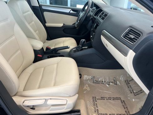 Used 2015 Volkswagen Jetta SE FWD image 14