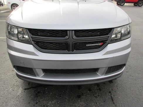 Used 2017 Dodge Journey SE w/ Flexible Seating Group FWD image 47