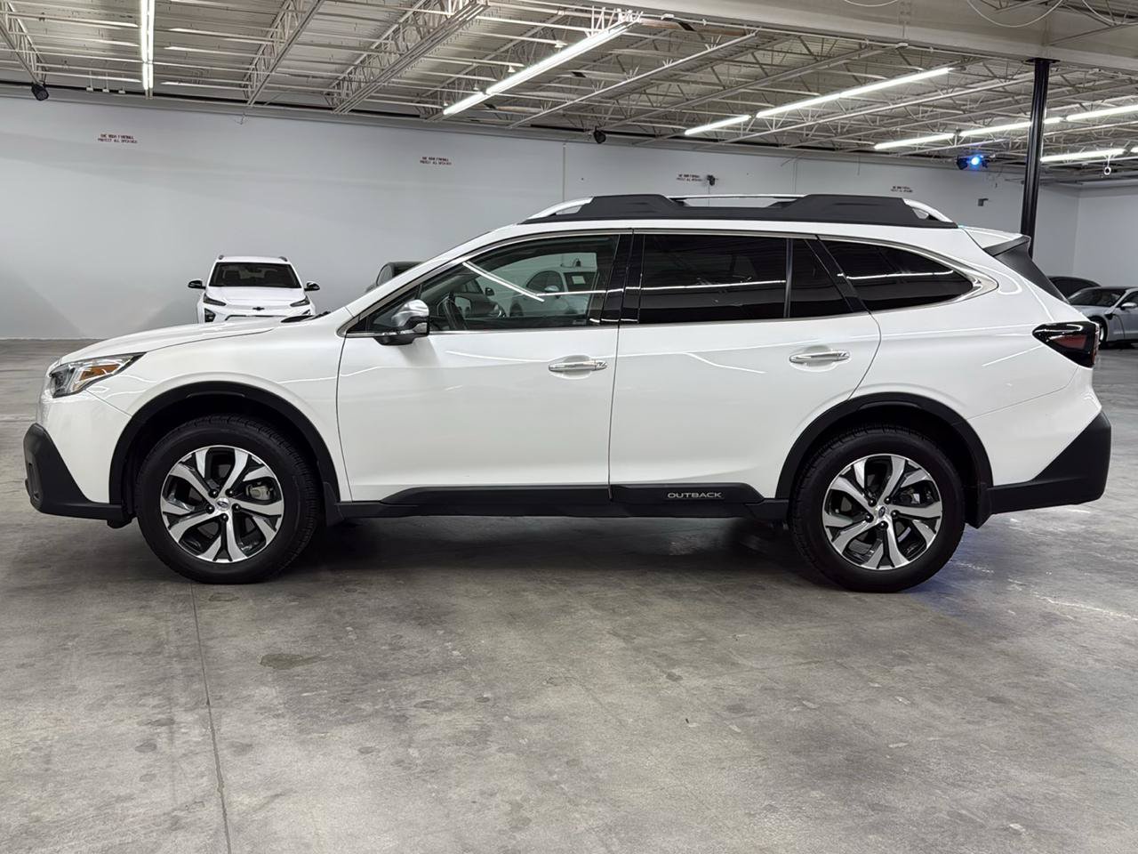 Used 2021 Subaru Outback Touring w/ Popular Package #2 AWD/4WD image 12